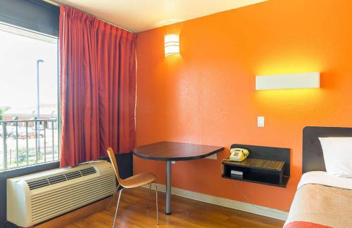 Little Rock Hotel | Motel 6-Little Rock, AR - West