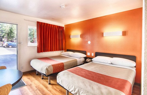 Mammoth Lakes Hotel | Motel 6 Mammoth Lakes, CA