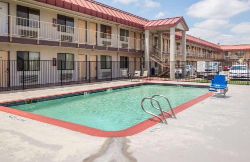 Mesquite Hotel | Motel 6-Mesquite, TX - Rodeo - Convention Ctr