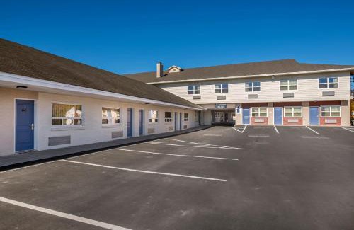 Moncton Hotel | Motel 6-Moncton, NB