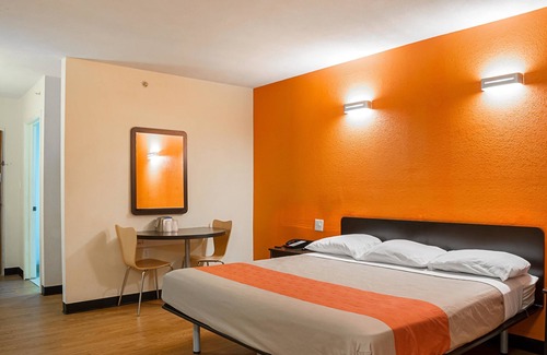 Desire Area Hotel | Motel 6 New Orleans, LA - Near Downtown