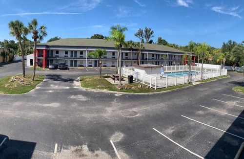 New Port Richey Hotel | Motel 6 New Port Richey, FL