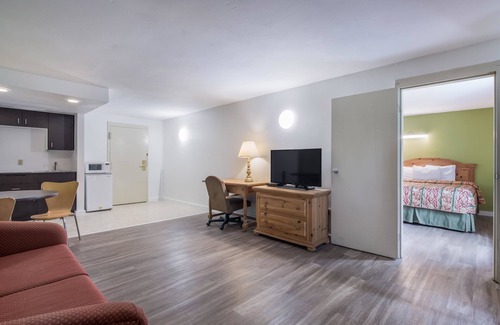 Oriskany Hotel | Motel 6 Oriskany, NY