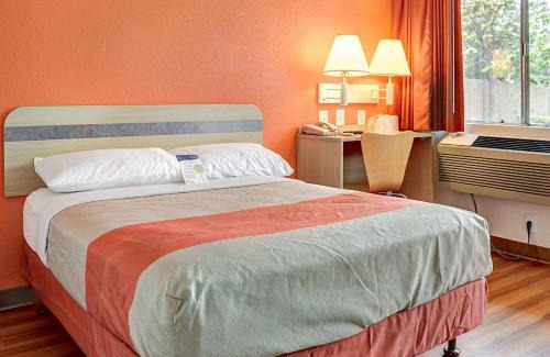 Creston - Kenilworth Hotel | Motel 6-Portland, OR - Central