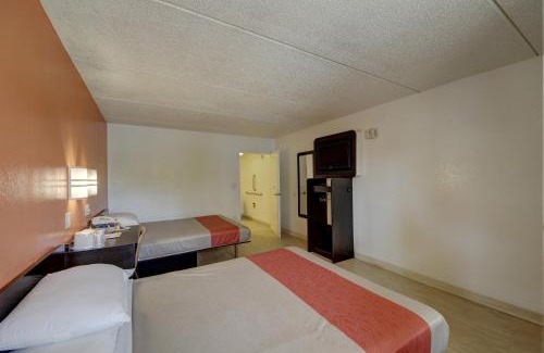 San Antonio Hotel | Motel 6-San Antonio, TX - Downtown - Market Square