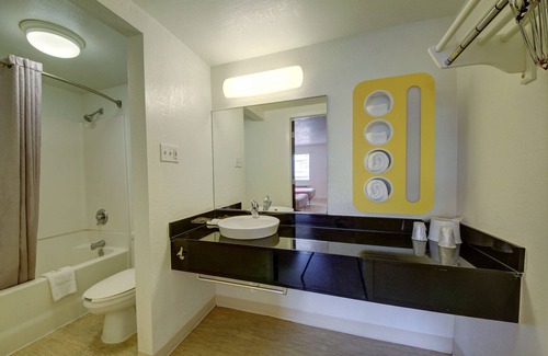 San Antonio Hotel | Motel 6 San Antonio, TX - Downtown - Market Square
