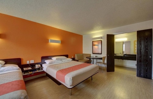 San Antonio Hotel | Motel 6 San Antonio, TX - Downtown - Market Square