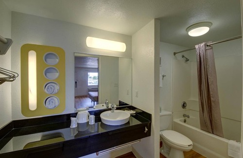 San Antonio Hotel | Motel 6 San Antonio, TX - Downtown - Market Square