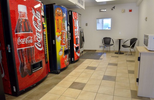Santa Nella Hotel | Motel 6 Santa Nella, CA - Los Banos - Interstate 5
