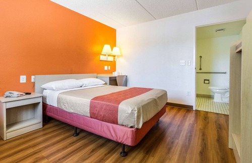 Tempe Hotel | Motel 6 Tempe, AZ – Phoenix Airport – Priest Dr