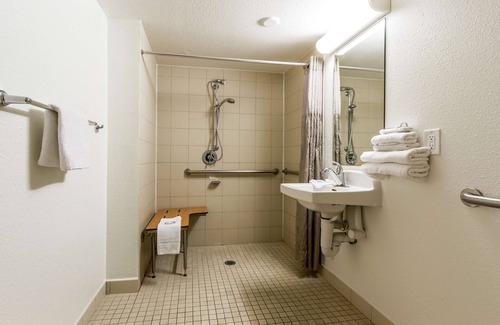 Tempe Hotel | Motel 6 Tempe, AZ – Phoenix Airport – Priest Dr