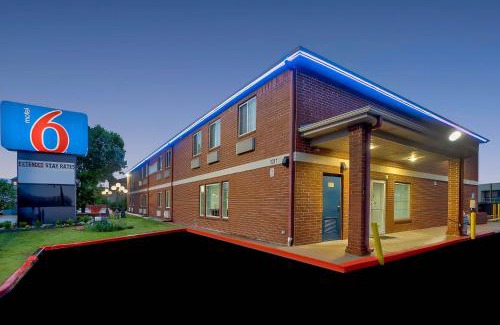 Tulsa Hotel | Motel 6 Tulsa, Ok - Central