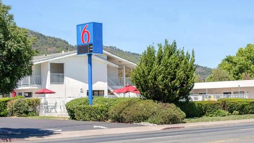 Ukiah Hotel | Motel 6-Ukiah, CA