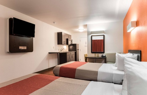 Wilkes-Barre Hotel | Motel 6 Wilkes Barre, PA - Arena
