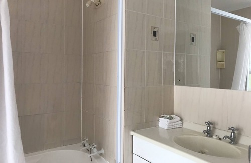 Epsom Hotel | Motel 80