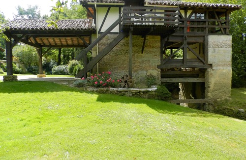 Saint-Cricq-Villeneuve House | Moulin de Saint Cricq, Unusual cottage by the river with swimming pool and sauna
