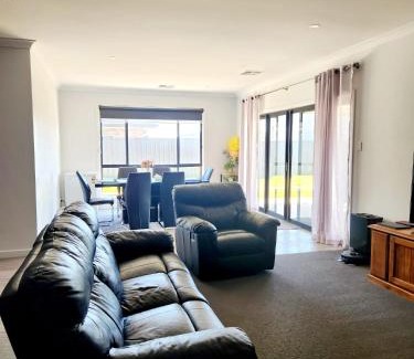 Suttontown Bed & Breakfast | Mount Gambier Federation drive 11
