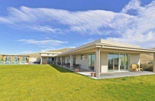 Blenheim House | Mount Richmond Glamping Dome at Mountainview Villa