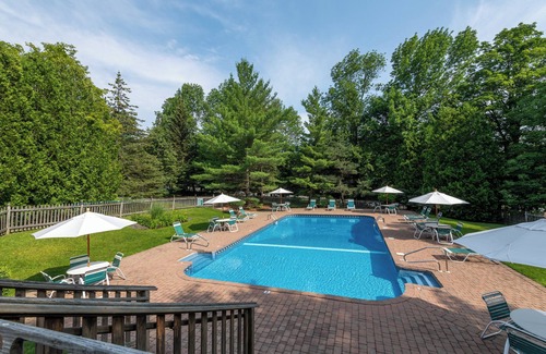 West Dover Hotel | Mount Snow Lodging