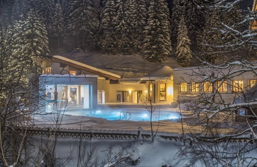 Filzmoos Apartment | Mountain and hiking experience in the room "Dachstein" - Alpenhof, country hotel