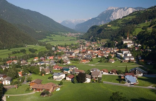 Oetz Apartment | Mountain Apartment in Oetz with Balcony