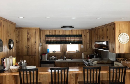 East Burke House | Mountain bikers delight to comfortably accommodate large groups.
