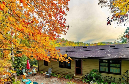 Tiger Cabin | Mountain Bliss-Game & Theater Rm, Fire Pit, Pets , Fiber WiFi