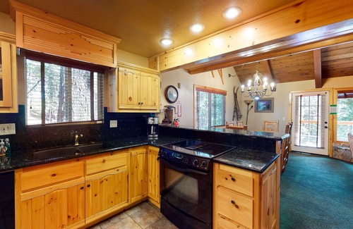 Fish Camp Cabin | Mountain Cabin just minutes from Yosemite’s south entrance