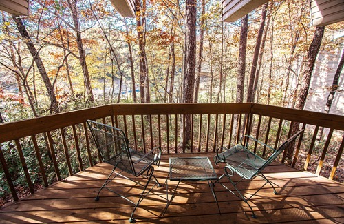Lake Lure Condo | Mountain Getaway | Pools, Trails & More!