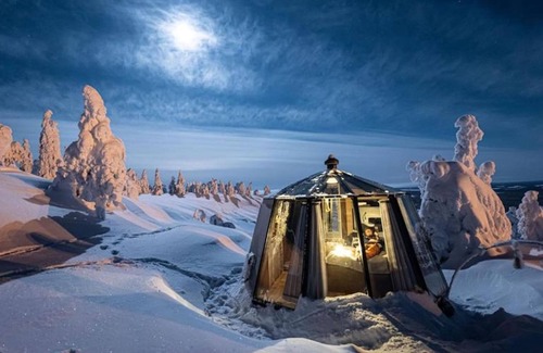 Jokkmokk Municipality Cabin | Mountain Glass Room Luxury getaway for 2 wild nature experience in Sweden