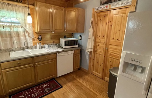 Seymour Cabin | Mountain High, located on Bluff Mountain in Seymour TN. Peaceful, quaint getaway