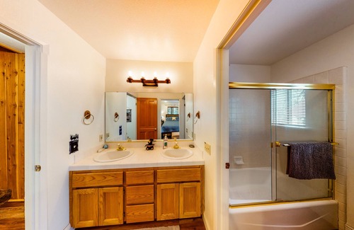 Granite Ridge House | Mountain home with central heat, grill, multiple decks & wall of windows