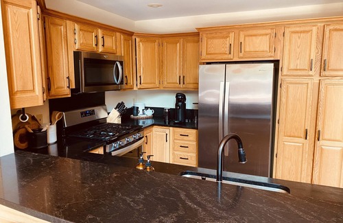 Wardsboro Cabin | Mountain House near Mount Snow & Stratton w/2 Fireplaces, Hot Tub & Sauna
