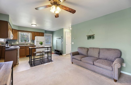 Adams Apartment | Mountain living, Hot Tub, 1 bedroom apartment