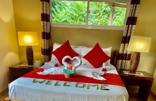 Praslin Island House | Mountain Lodge