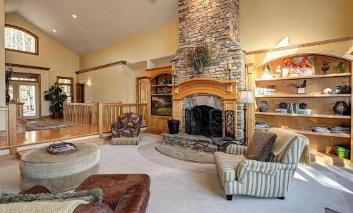 Big Canoe House | Mountain Memories - Viking gas range GE double ovenwarmer Lake views