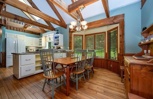 Lynn House | Mountain Music | Pet-Friendly Home with Lake Access and Game Room