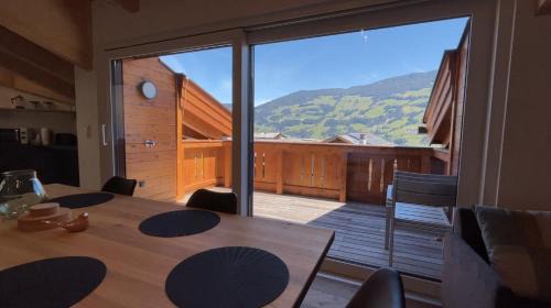 Fuegen Apartment | Mountain Penthouse Top 8 & 9