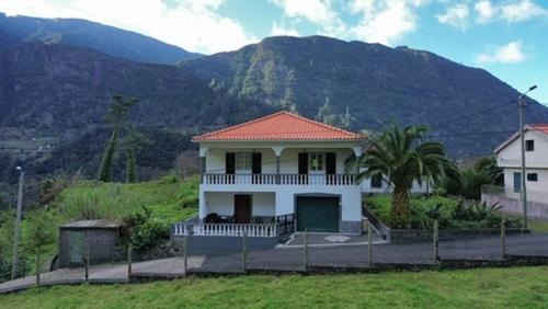 Sao Vicente House | Mountain retreat