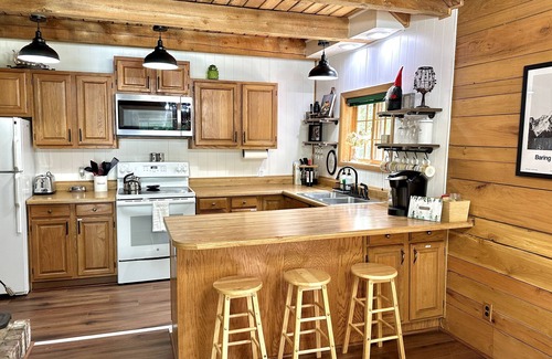 Baring Cabin | Mountain Thyme Cabin in Baring