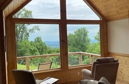 Stanardsville Cabin | Mountain Top Vista | 2 Bed, 1 Bath