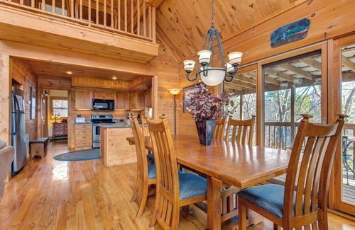 Gatlinburg - Pigeon Forge Cabin | Mountain Treasure by Jackson Mountain Rentals