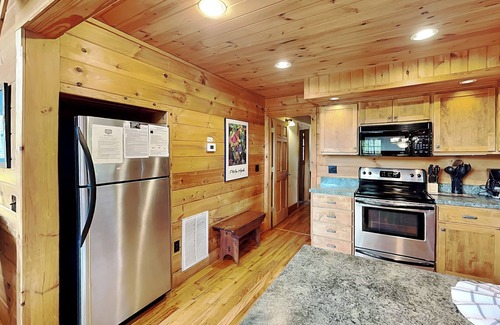 Gatlinburg - Pigeon Forge Cabin | Mountain Treasure by Jackson Mountain Rentals