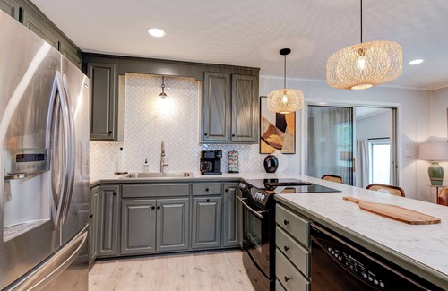 Marion House | Mountain Valley Creekside 3-bedroom house with AC and WiFi in Marion