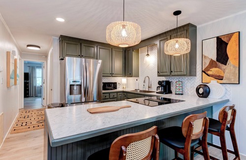 Marion House | Mountain Valley Creekside 3-bedroom house with AC and WiFi in Marion