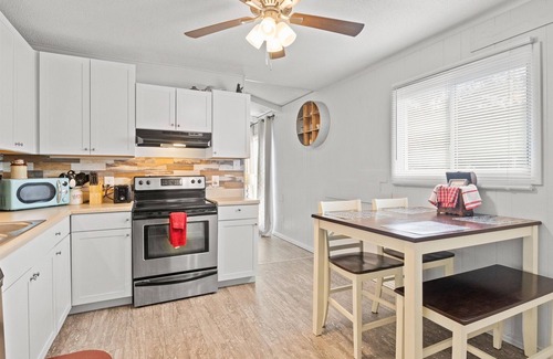 Wake County House | Mountain Vibes - Pleasant Serene Private Townhome