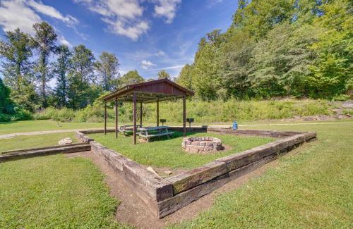 Briceville Apartment | Mountain-View Briceville Studio Pets Welcome!