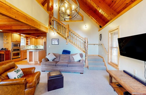 Serene Lakes Cabin | Mountain-view cabin with a deck, gas fireplace, washer/dryer, & central AC