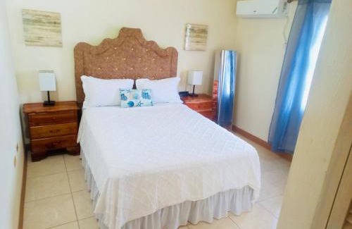 Silver Sands House | Mountain View Haven- 3 mins to the beach