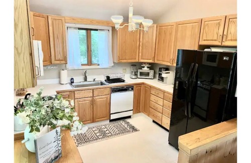 Campton Ski Chalet | Mountain View, Lake, Private Dock, Pool&amenities